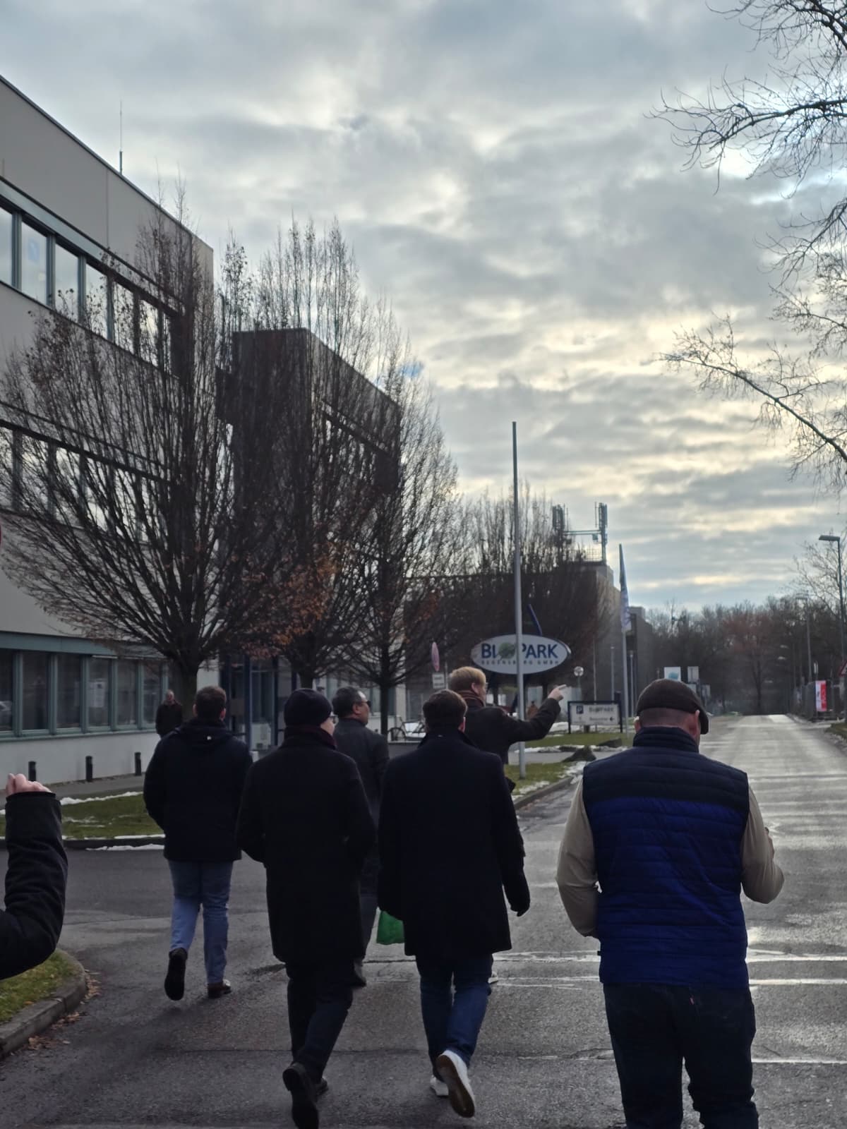 WhatsApp Image 2025-11-27 at 14.33.06_9d432b92.jpg